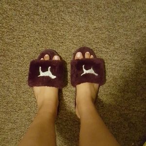 VS slippers
